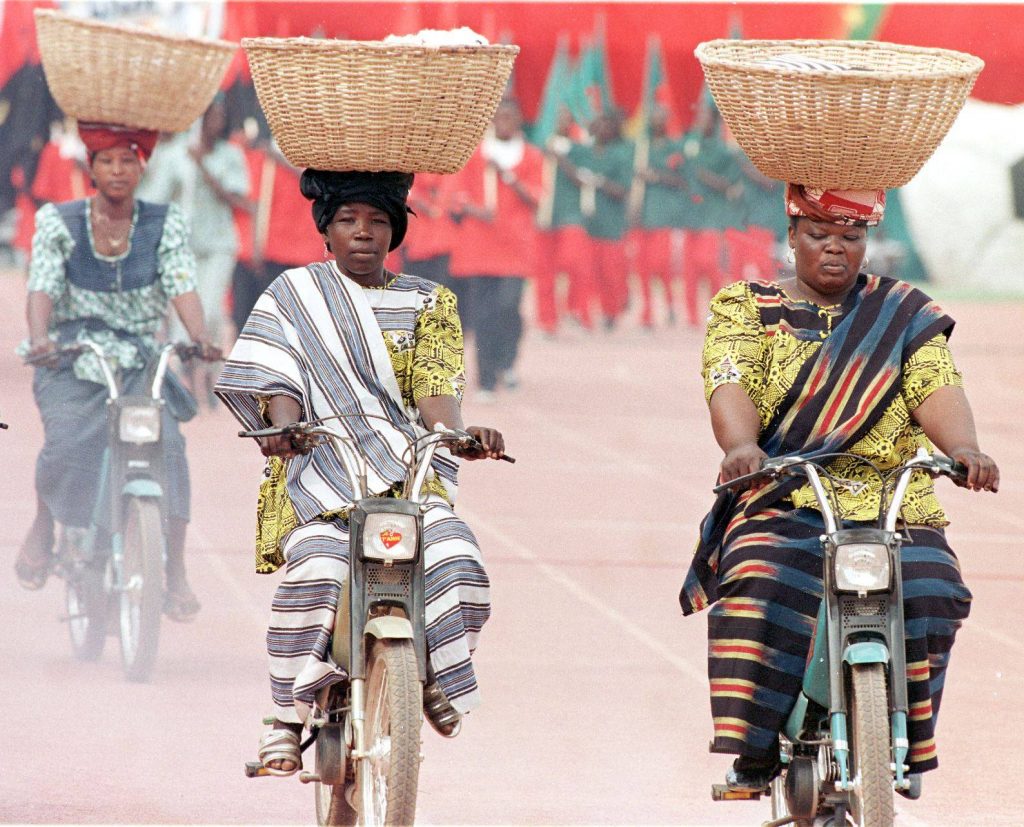 The Strength, tenacity and ingenuity of the African woman in Burkina Faso. New African Woman pic.